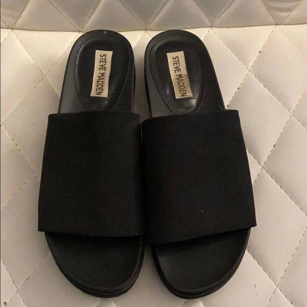 Black Steve Madden sandals